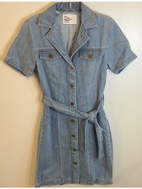 Leon & Harper Light Wash Denim Button-Up Belted Dress | 0